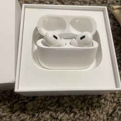 airpods pro  with charger
