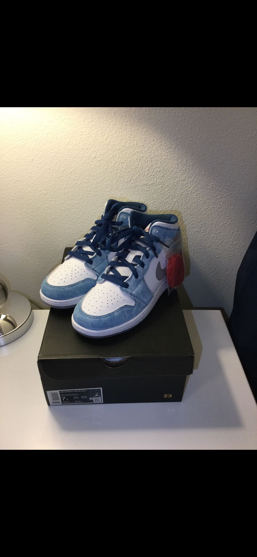 Jordan 1 7y New In Box proof of purchase (PRICE FIRM)