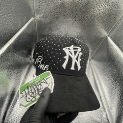 Black NY Studded Snapback Hat — Thirty One