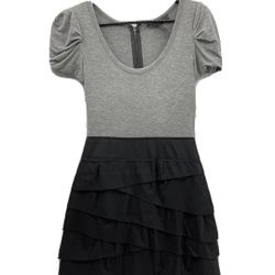 Vintage BCBG Women’s Grey & Black Tiered Dress – Short Puffed Sleeves – Size Small
