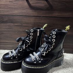 Dr. Martens Chain Smooth Leather Platform Boots