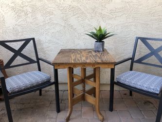 Accent wooden table