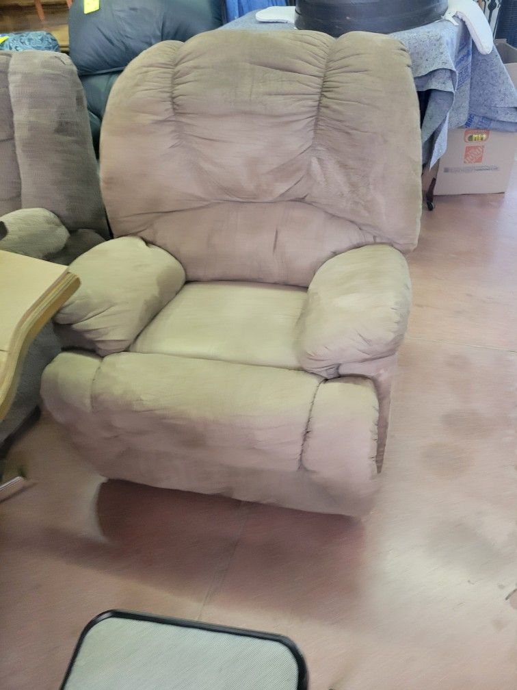 Recliner Chairs