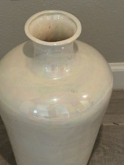 Beautiful vintage style iridescent ceramic vase