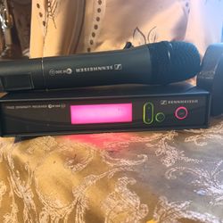 Sennheiser EW300 G2 Wireless Mic System