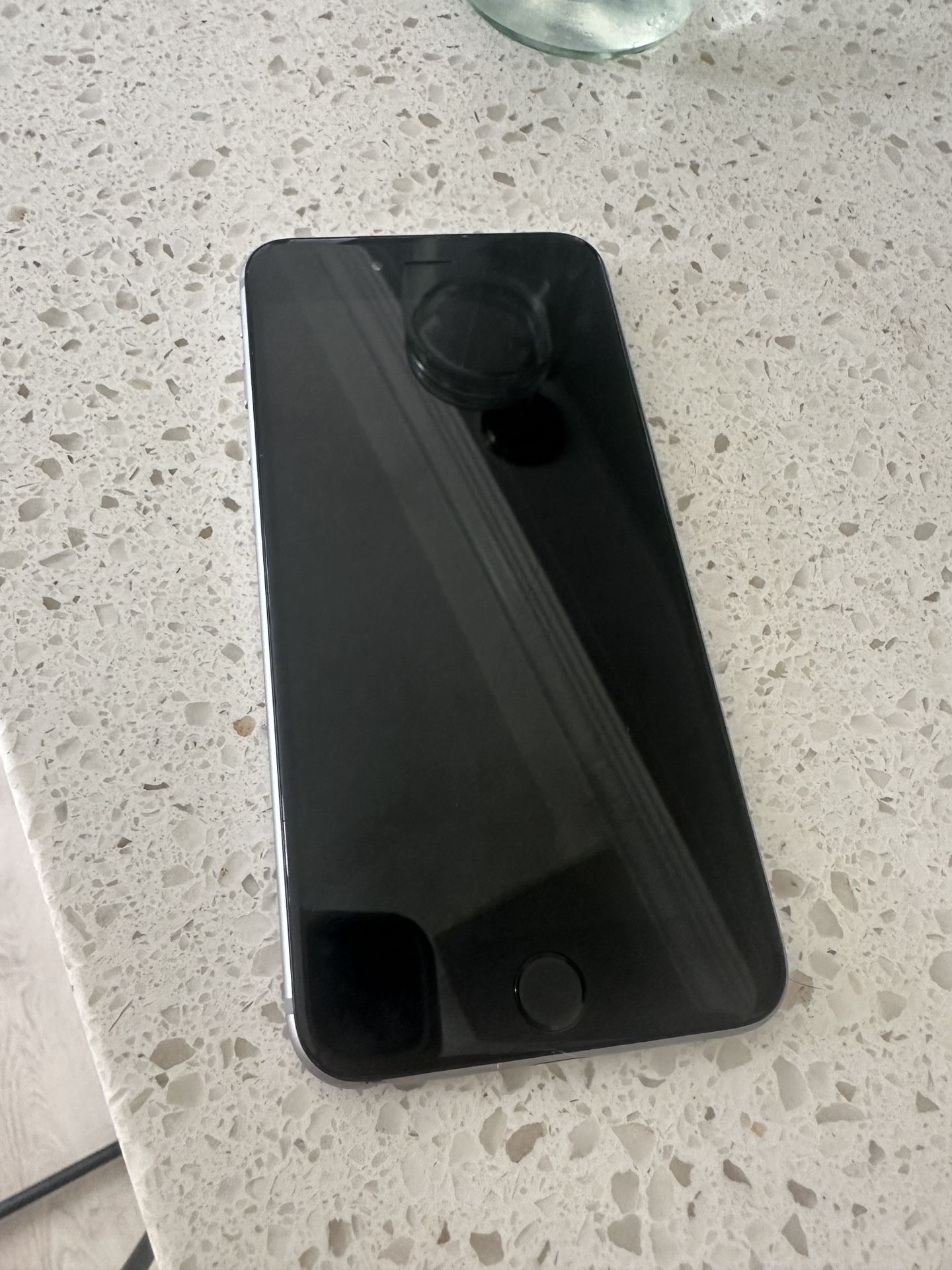 Apple iPhone 6 - Needs Battery Replacement