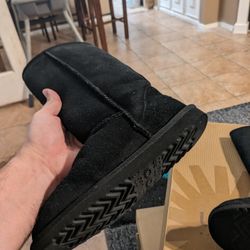 Uggs Size 4 Black