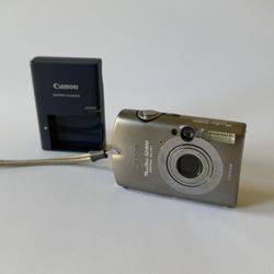 Canon Powershot SD900 Digital Camera