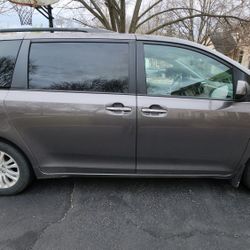 Toyota Sienna 2015 CLE