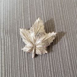  Vintage Canadian Maple Leaf Brooch By Keyes