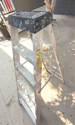 Louisville Aluminum Step Ladder 6ft