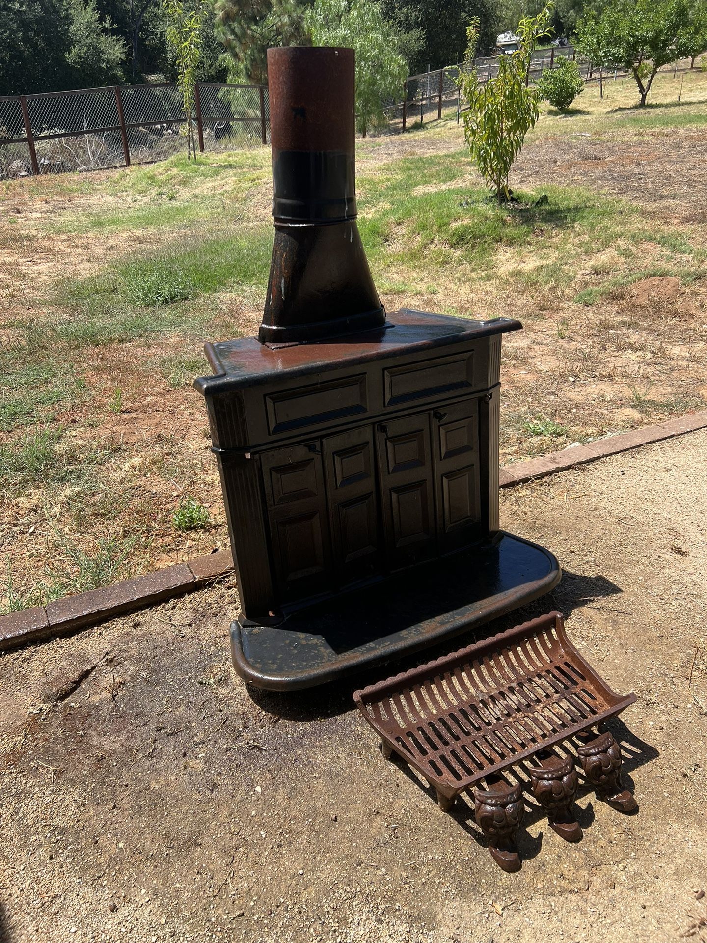 Montgomery Ward Franklin Heater/Wood stove VMT-21015R for Sale in Rcho  Santa Fe, CA - OfferUp