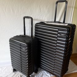 Travelers Club 2 Piece Luggage Set Black 30”&22”