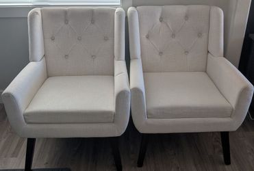 Armchairs (a pair of beige chairs)