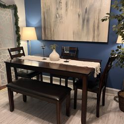 Nice Dining Set Good Condition! Table With 3 Chairs And Bench! I Can Deliver 