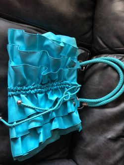 New turquoise color purse 👛 with 5 pockets