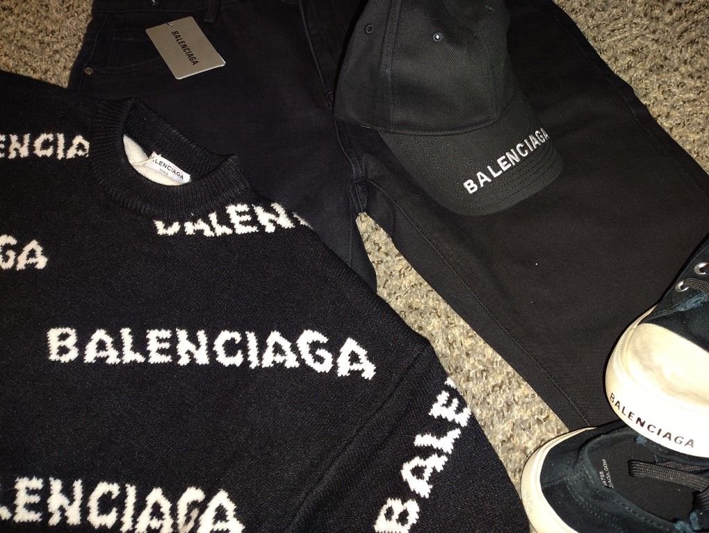 Balenciaga Outfit