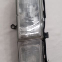 2000-2006 chevy suburban headlamp. Also fits 2000-2002 Silverado. OEM factory headlamp