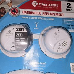 First Alert SC-9120B Hardwired Smoke and Carbon Monoxide Alarm with Battery Backup 2 Pack