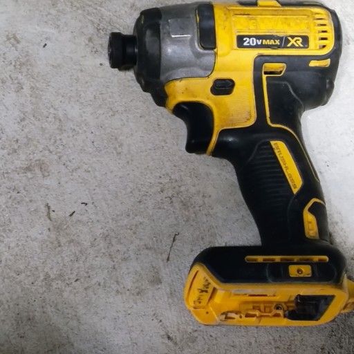 DeWalt Screw Gun