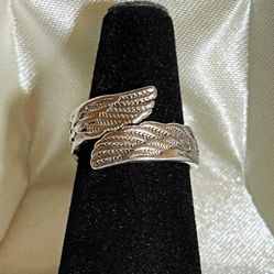 Angel wing ring