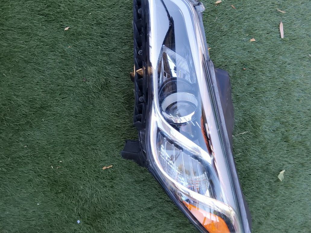 2015 2016 2017 Hyundai Sonata Left Driver Side Headlight
