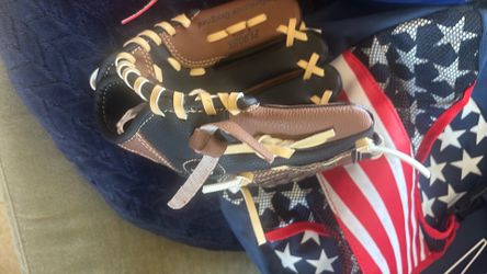Toddler baseball glove lefty