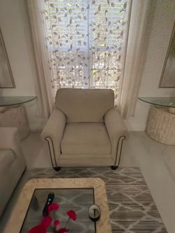 Cozy Neutral Accent Chair for Living Room