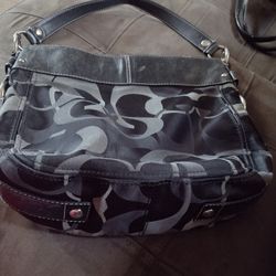 Coach Signature Leather Black/ Gray Purse