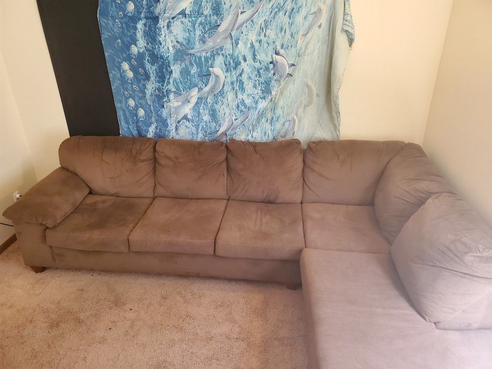 L Shaped Couch in great condition
