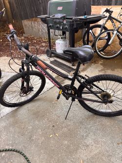Schwinn Mongoose Mountain Bike Black Pink