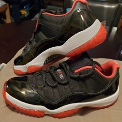 Air Jordan 11 Retro Low (Size 10.5)