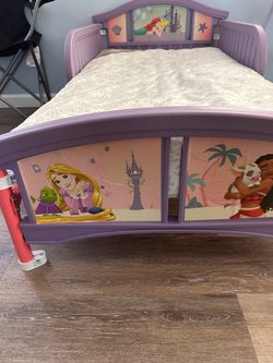 Toddler bed
