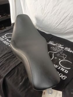 Nighttrain motorcycle seat