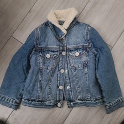 Baby Gap x Disney Minnie Denim Jacket New with Tags 
Size: 4 