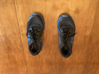Boys Blue And Black Nike Sneakers Size 8 1/2