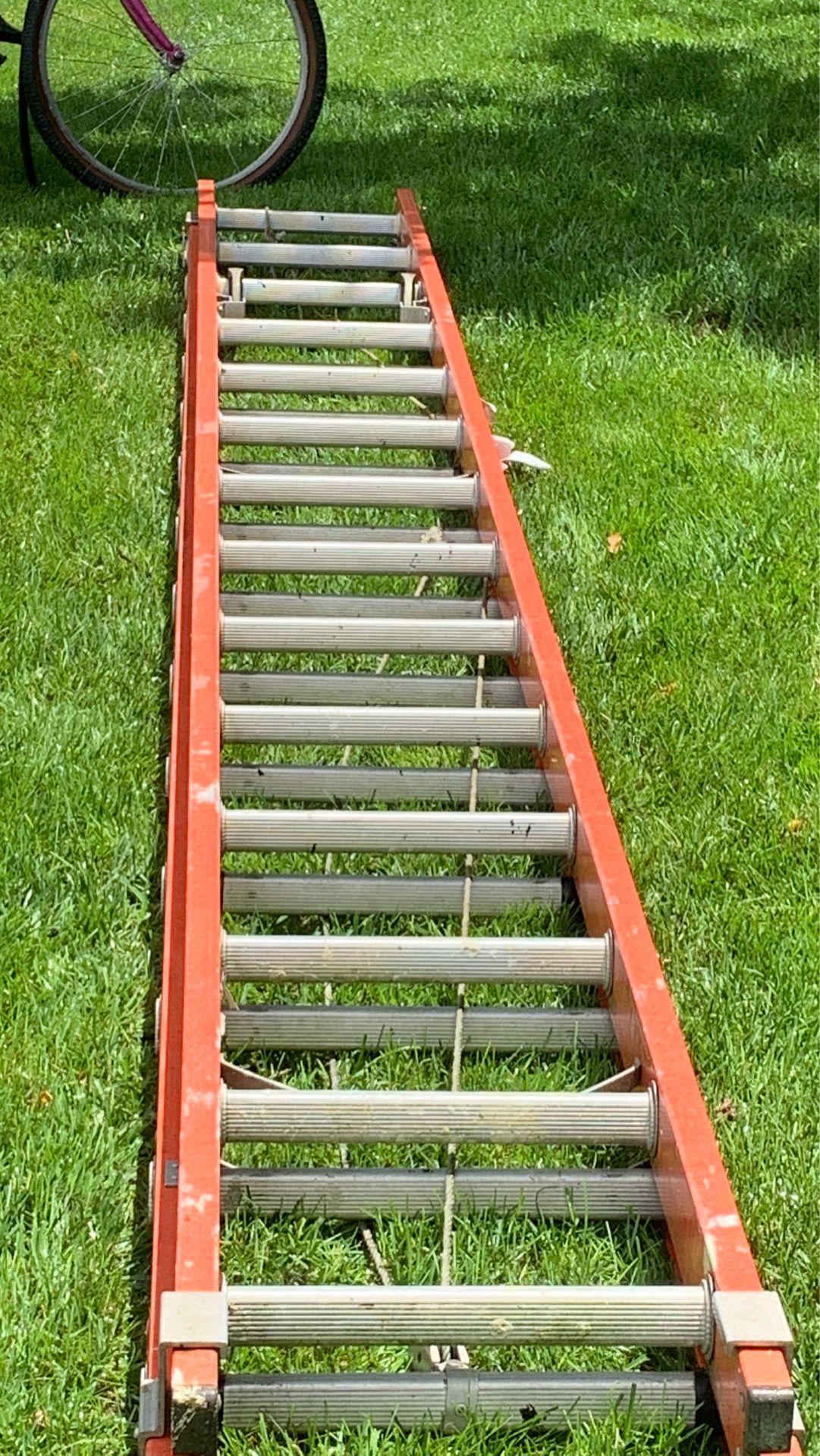 Fiberglass 28 foot Type 1-A extra heavy duty extension ladder