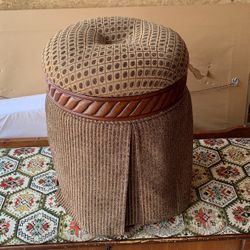 Round ottoman footstool with storage