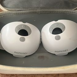 Momcozy M5 breast pumps
