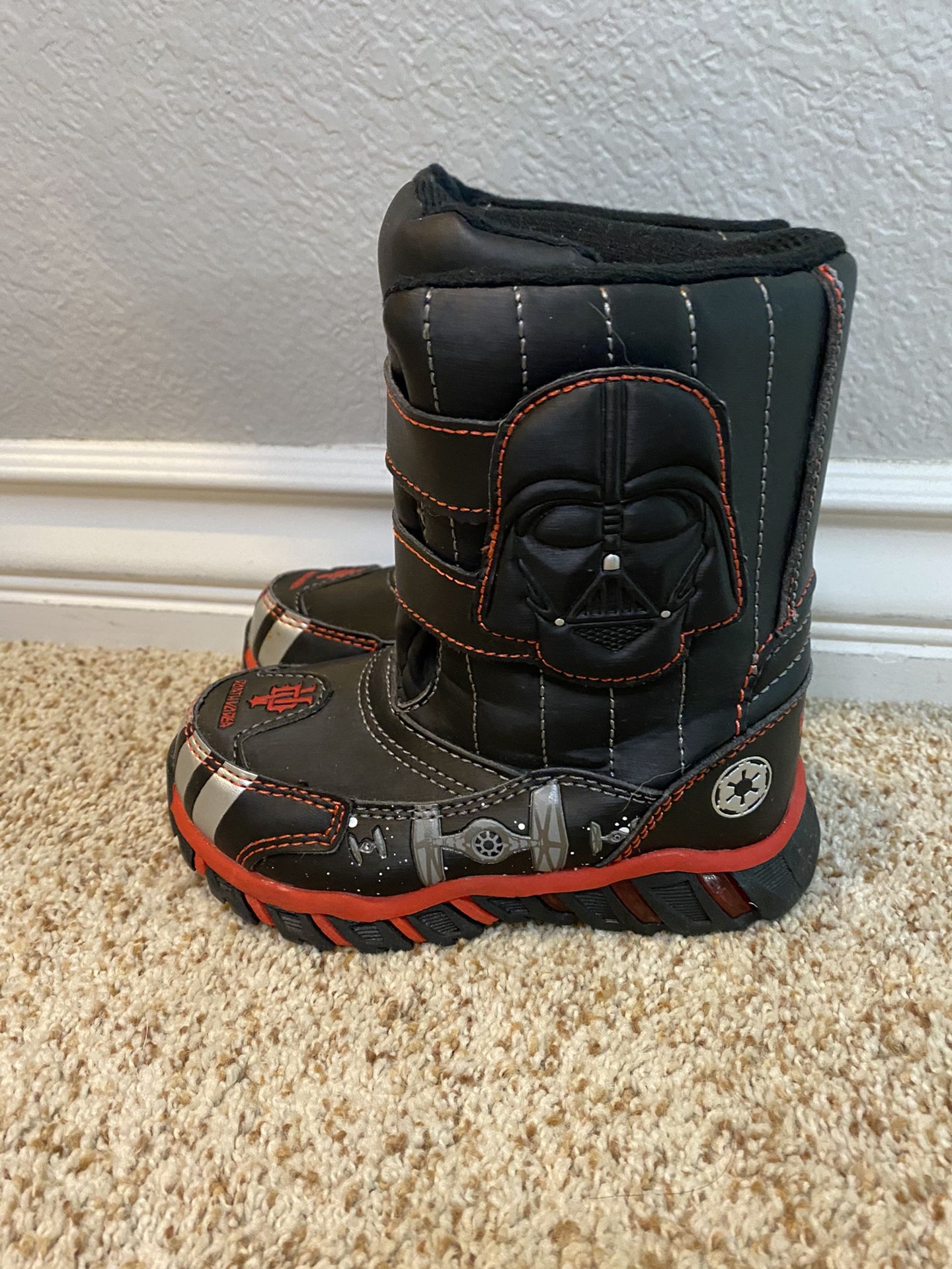 Star Wars/Darth Vader Toddler Snow Boots, size 7/8