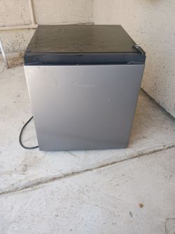 Mini fridge hisense