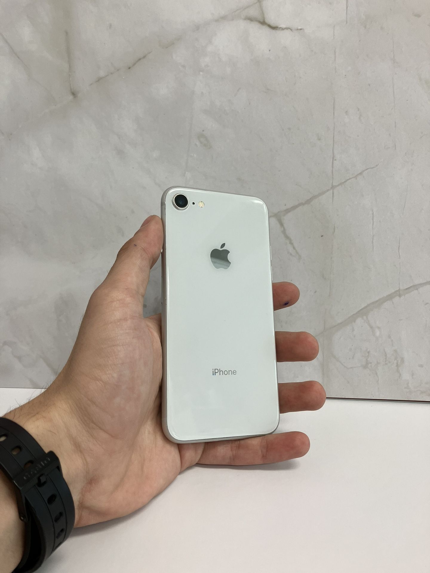 iPhone 8 - Unlocked - 128GB