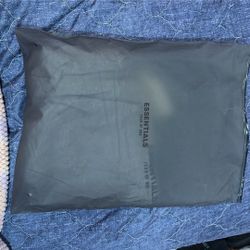 ESSENTIALS FEAR OF GOD SIZE SMALL SHIRT