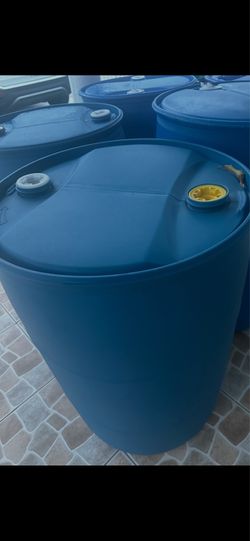 55 gallon closed top plastic tank
