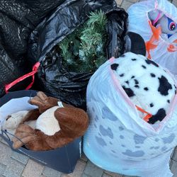 Free Stuffed Animals And Christmas Garland With Lights And Nina Car Seat Inserts 