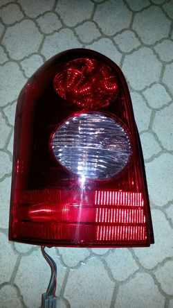 2002-03 Mazda mpv left side taillight