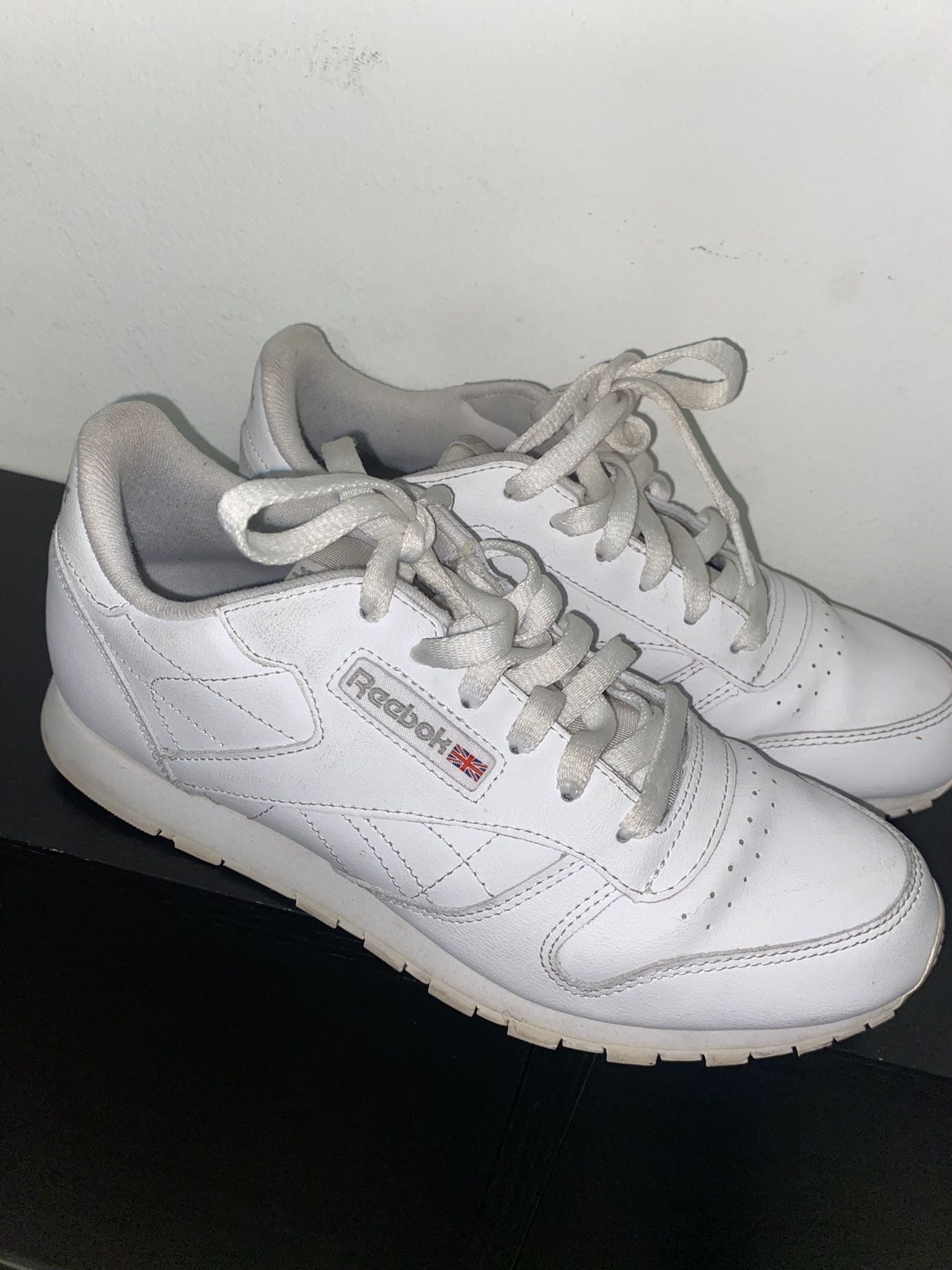 Classic Reebok Shoes Size.6