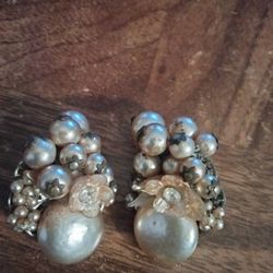 Vintage Earrings$10