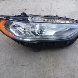 2017-2020 Ford Fusion Headlight RH