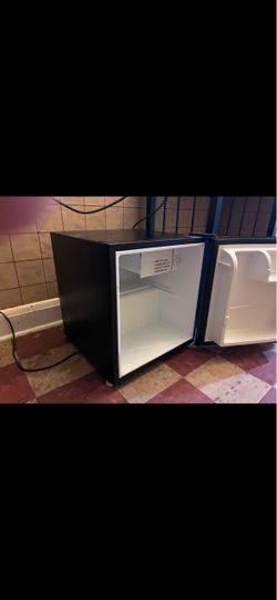 Mini refrigerator